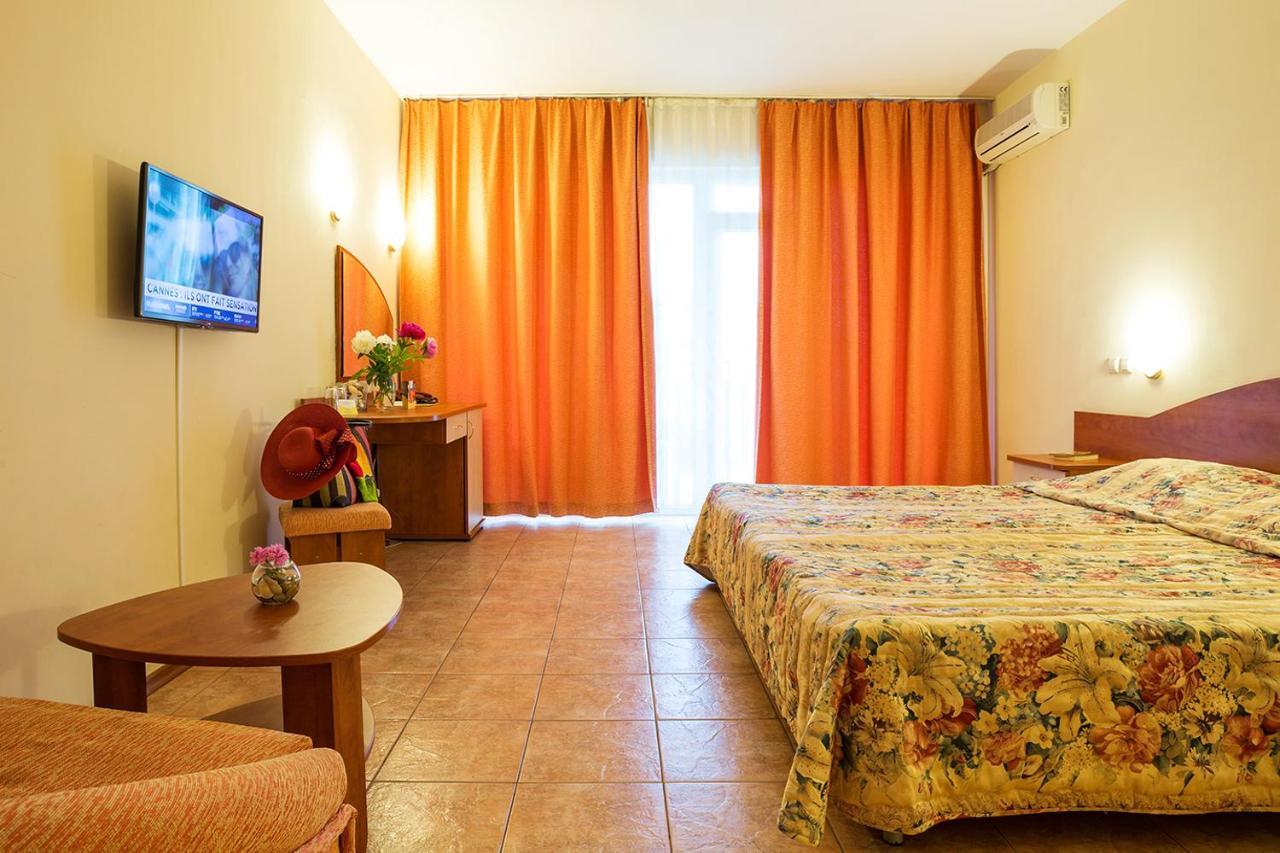 Ljuljak Hotel Zlatni pjasătsi Eksteriør bilde
