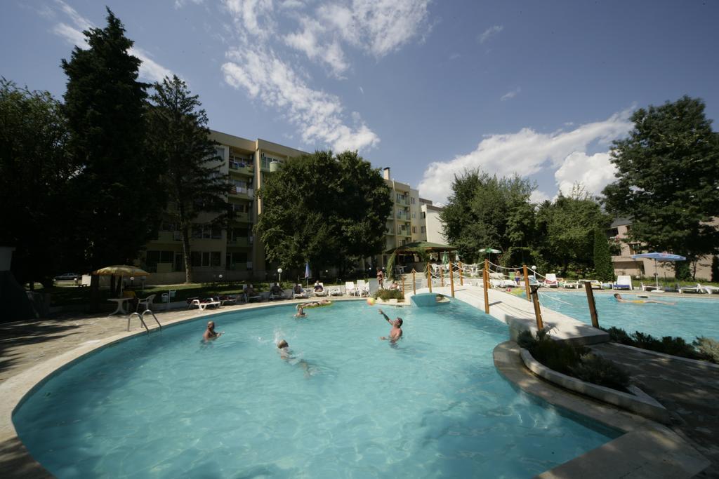 Ljuljak Hotel Zlatni pjasătsi Eksteriør bilde
