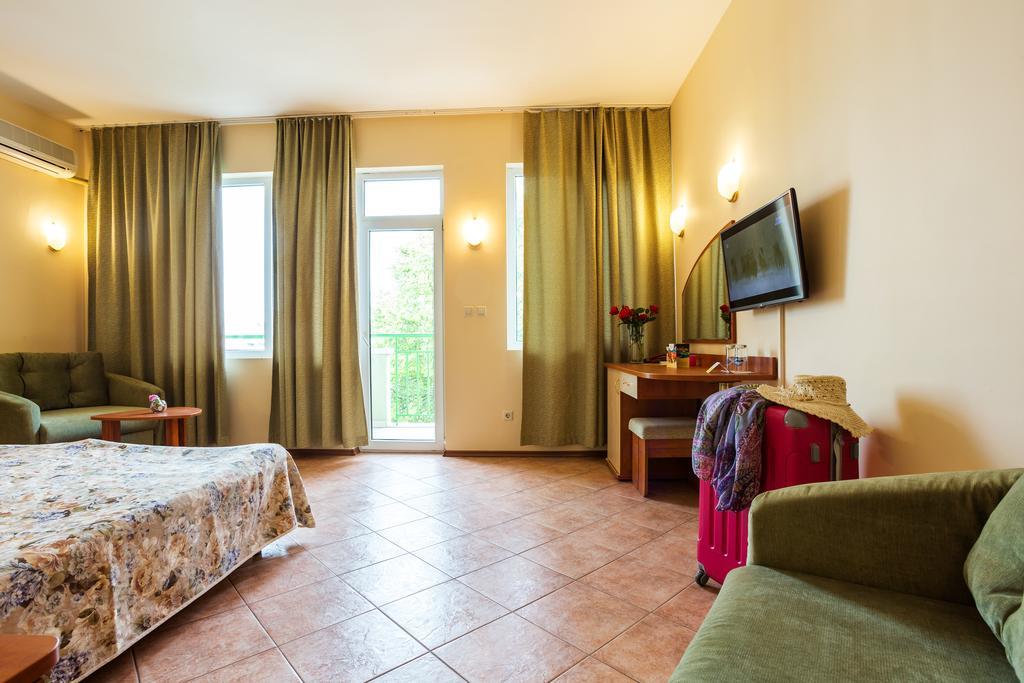Ljuljak Hotel Zlatni pjasătsi Rom bilde