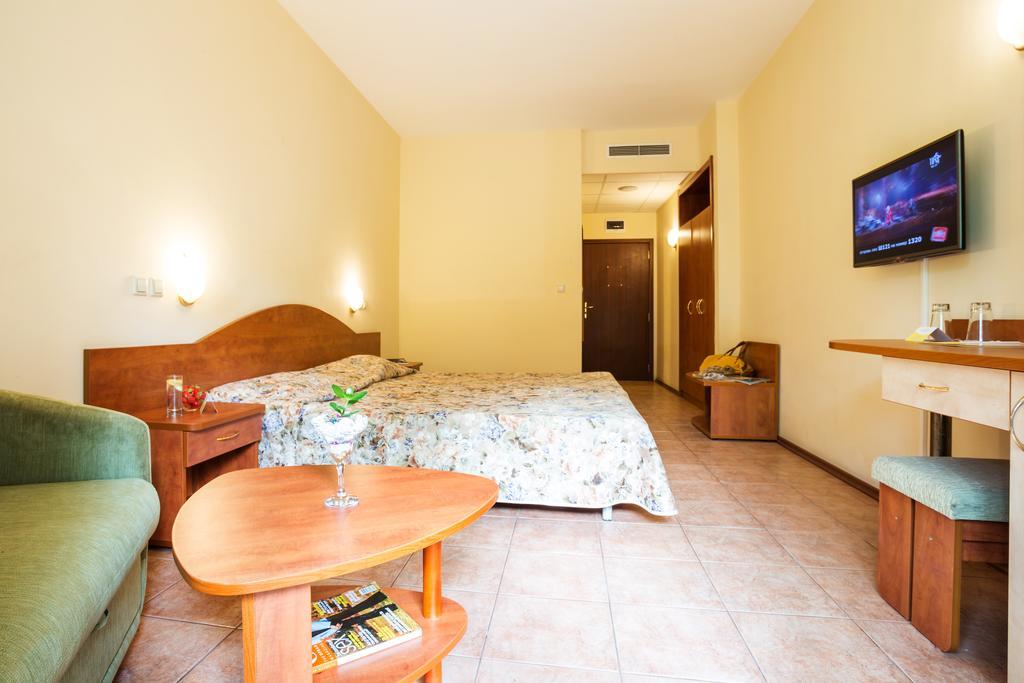Ljuljak Hotel Zlatni pjasătsi Rom bilde