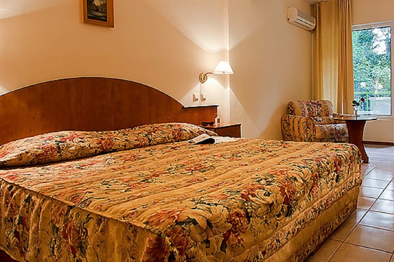 Ljuljak Hotel Zlatni pjasătsi Eksteriør bilde
