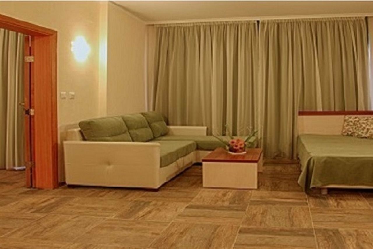Ljuljak Hotel Zlatni pjasătsi Eksteriør bilde