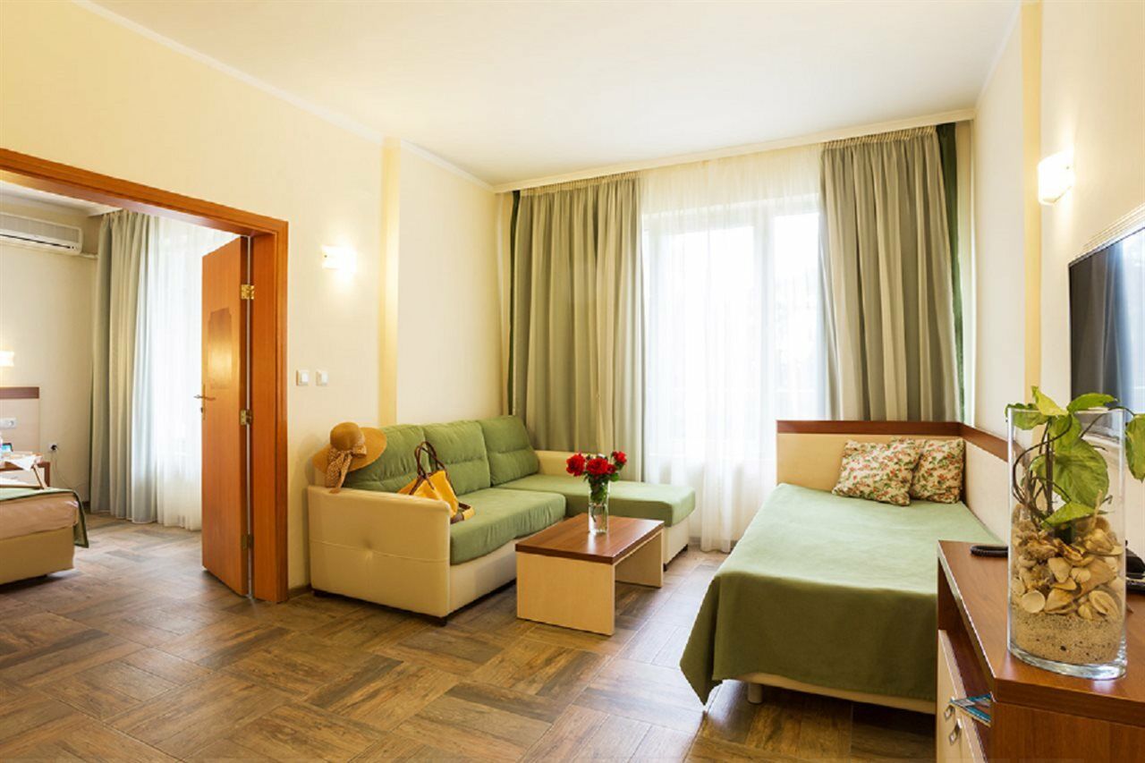 Ljuljak Hotel Zlatni pjasătsi Eksteriør bilde